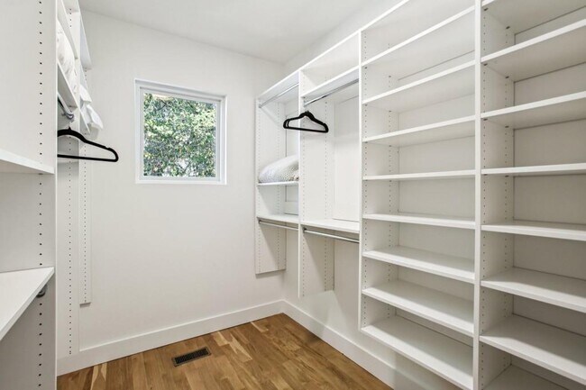 Building Photo - 608 McGruder St NE