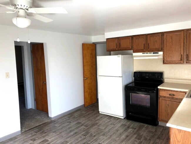 Building Photo - 125 Trout Ln