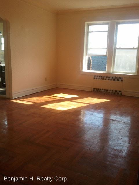 Building Photo - 466 Highland Ave