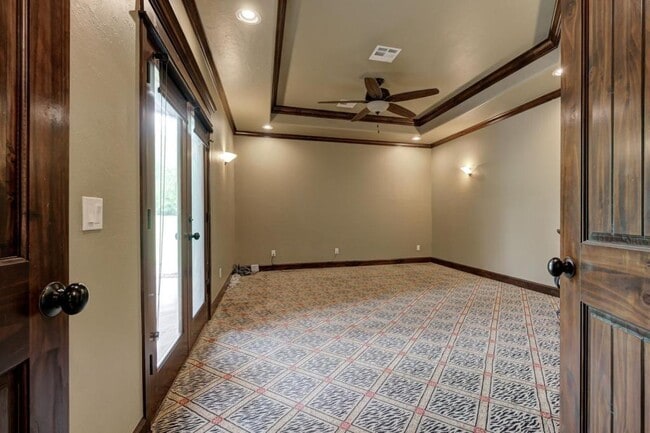 Building Photo - 22090 White Pine Cir