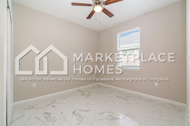 Building Photo - 11033 Stapleton Dr