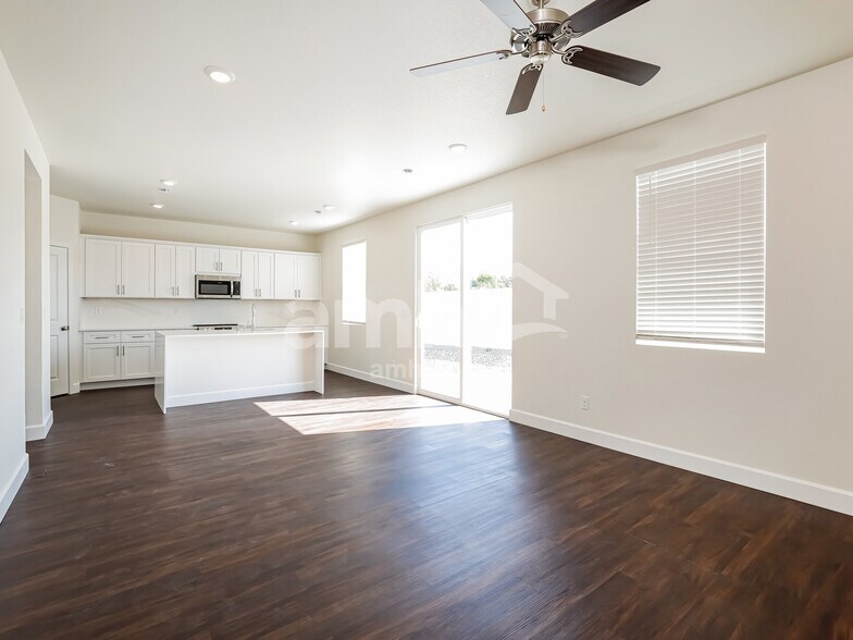 Building Photo - 1515 Inspiration Ln