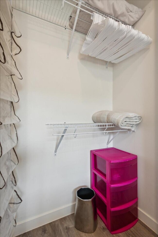 Building Photo - 1250 S Monaco St Pkwy