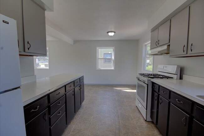 Building Photo - SL KSR1012