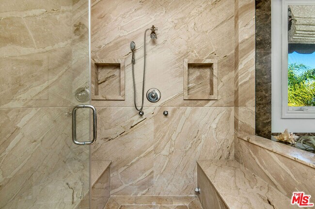 Building Photo - 24908 Bella Vista Dr