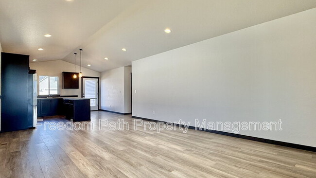 Building Photo - 11595 N Railway Ave