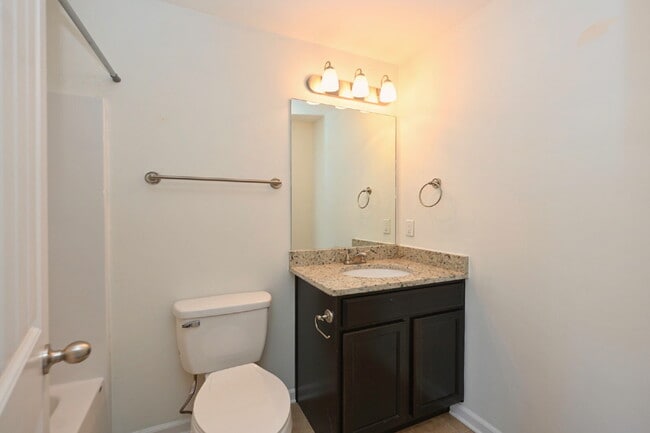 Building Photo - Minutes to Nashville! Stylish 2BR/2.5BA Goodlettsville Townhome