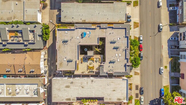 Building Photo - 626 E Orange Grove Ave