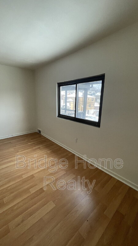 Building Photo - 319 N Balph Ave
