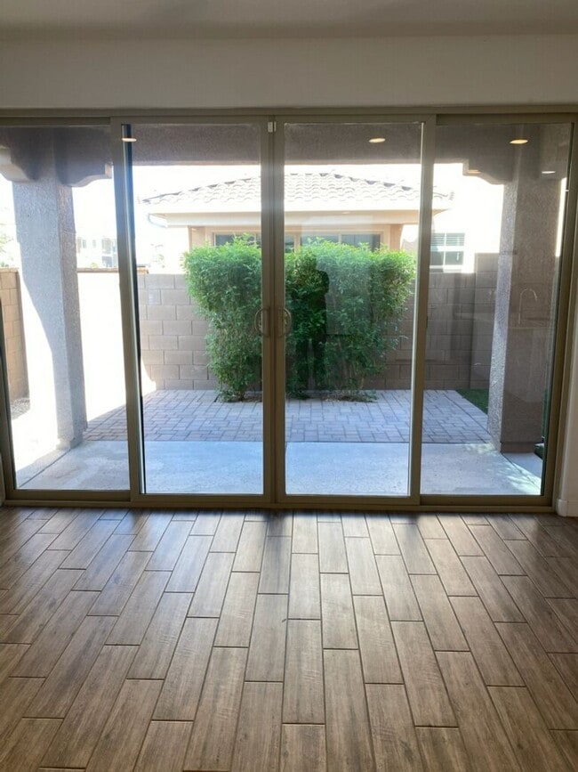 Building Photo - 9918 E Texas Ave