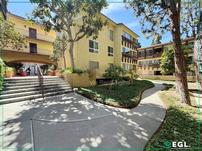 Building Photo - 6275 Canterbury Dr