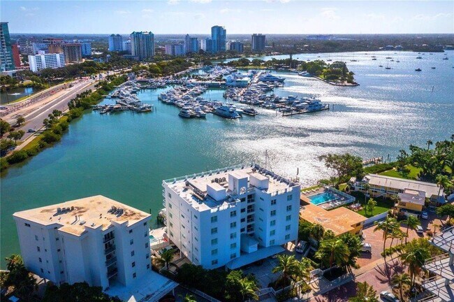 Building Photo - 650 Golden Gate Point