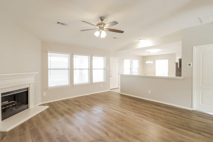 Building Photo - 3113 Lighthouse Dr