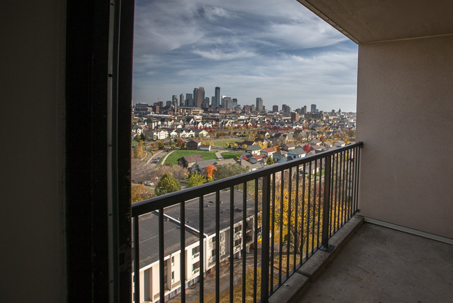 Building Photo - Parkview Apartments