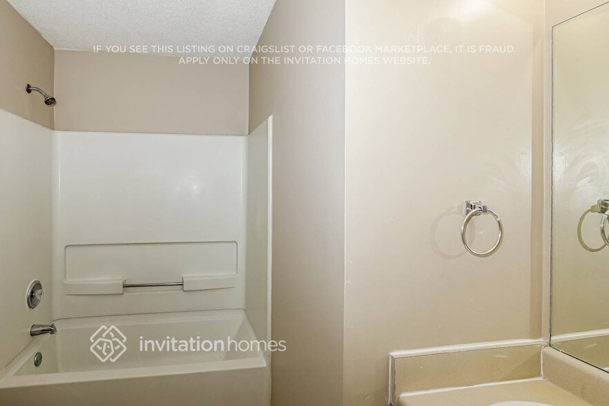 Building Photo - 3004 Meadow Glen Pass