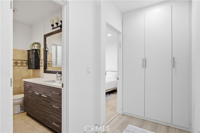 Building Photo - 5209 Avenida Oriente