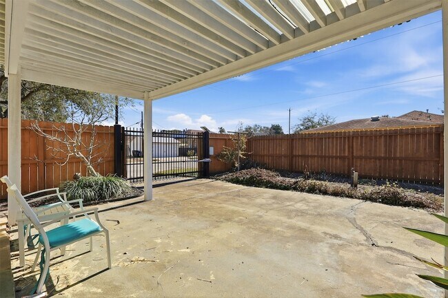 Building Photo - 4701 Avenue N 1/2 Rear