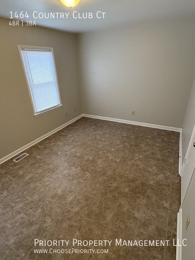 Building Photo - 1464 Country Club Ct