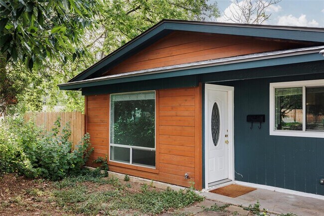 Building Photo - 1403 Randy Cir