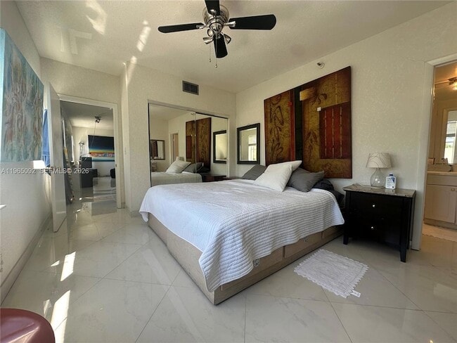 Building Photo - 802 Euclid Ave