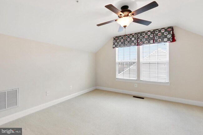 Building Photo - 25749 Racing Sun Dr