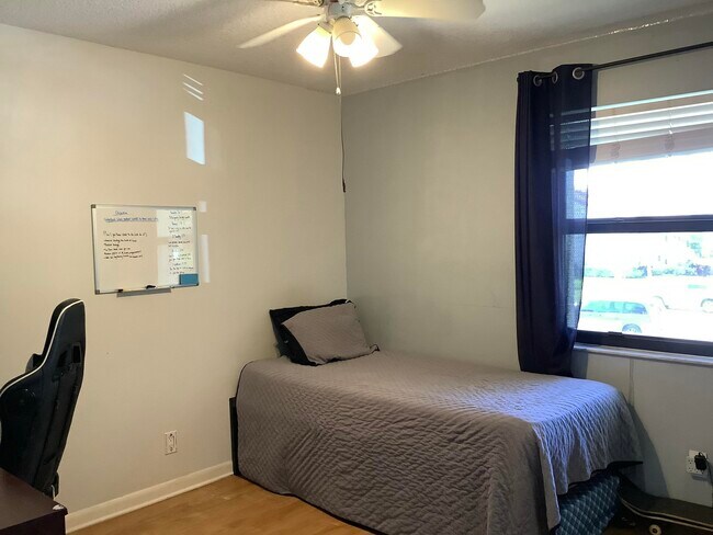 Building Photo - 22040 Palms Way