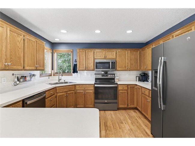 Building Photo - 4133 Sunset Trail N