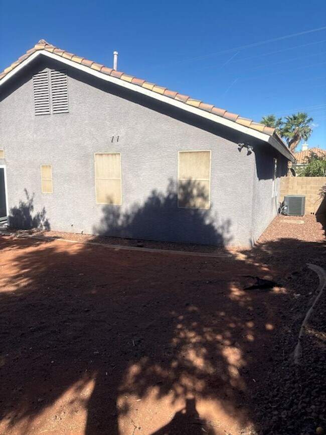 Building Photo - one story house with 3 bedrooms