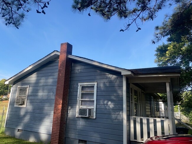 Building Photo - Anderson Home for rent