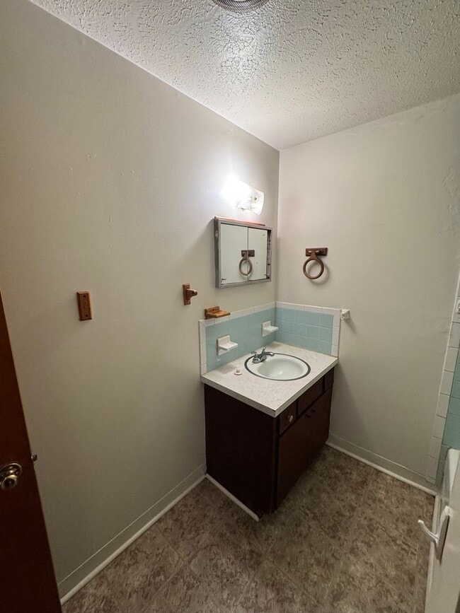 Building Photo - 2/1 outside city limits of Shelby, NC