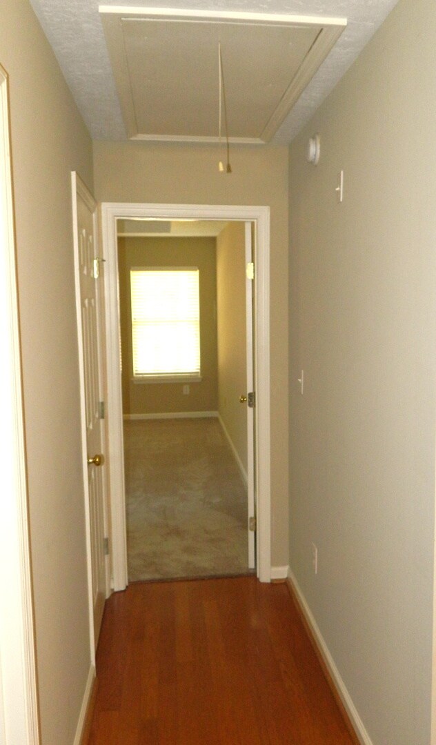 Building Photo - 1087 Waltons Pass