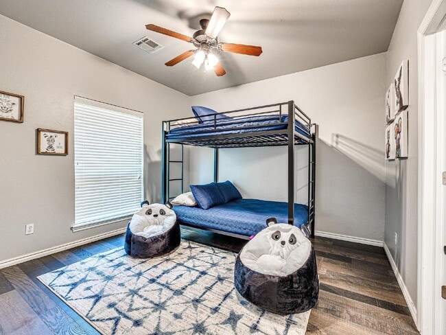 Building Photo - Elegant 3-Bedroom Home in Thornbrooke Village – All Bills Paid