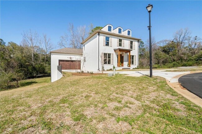 Building Photo - 5488 Hilltop Dr N