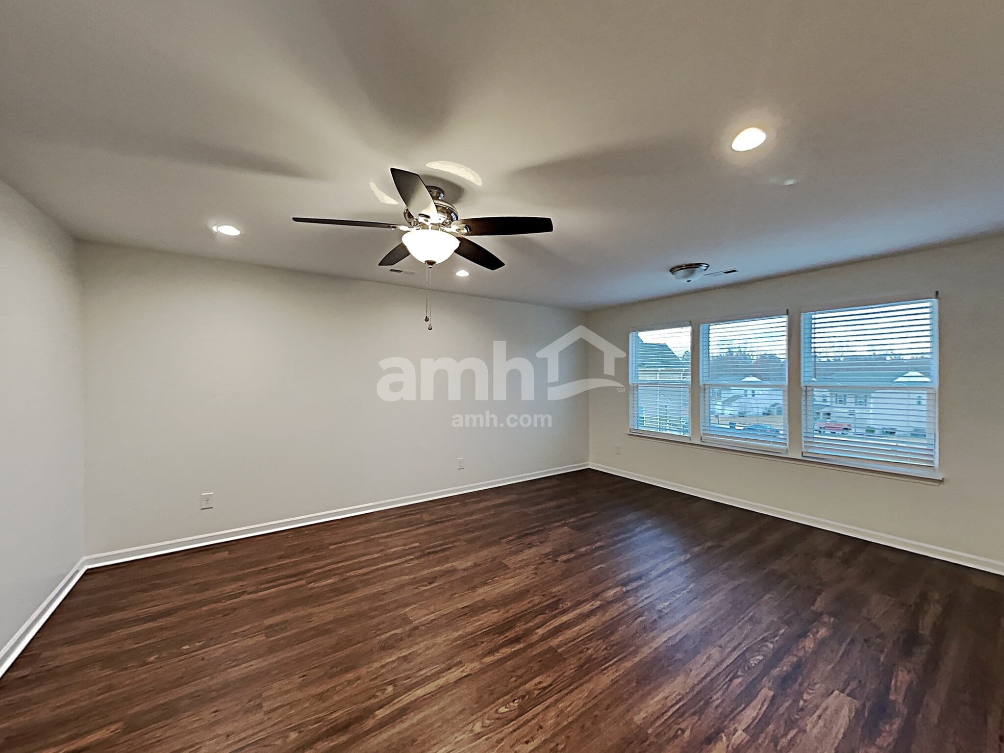 Building Photo - 500 Horseman Park Pl