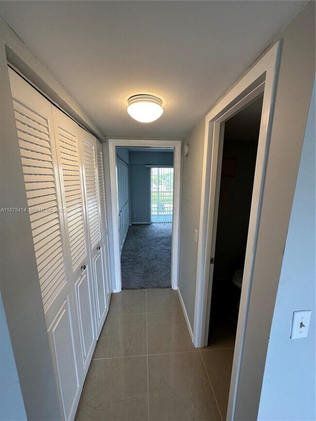 Building Photo - 37 Brighton A