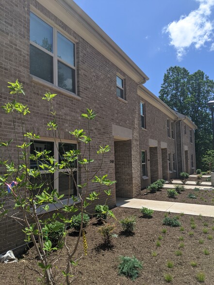 Building Photo - Victory Point Apartments & Townhomes