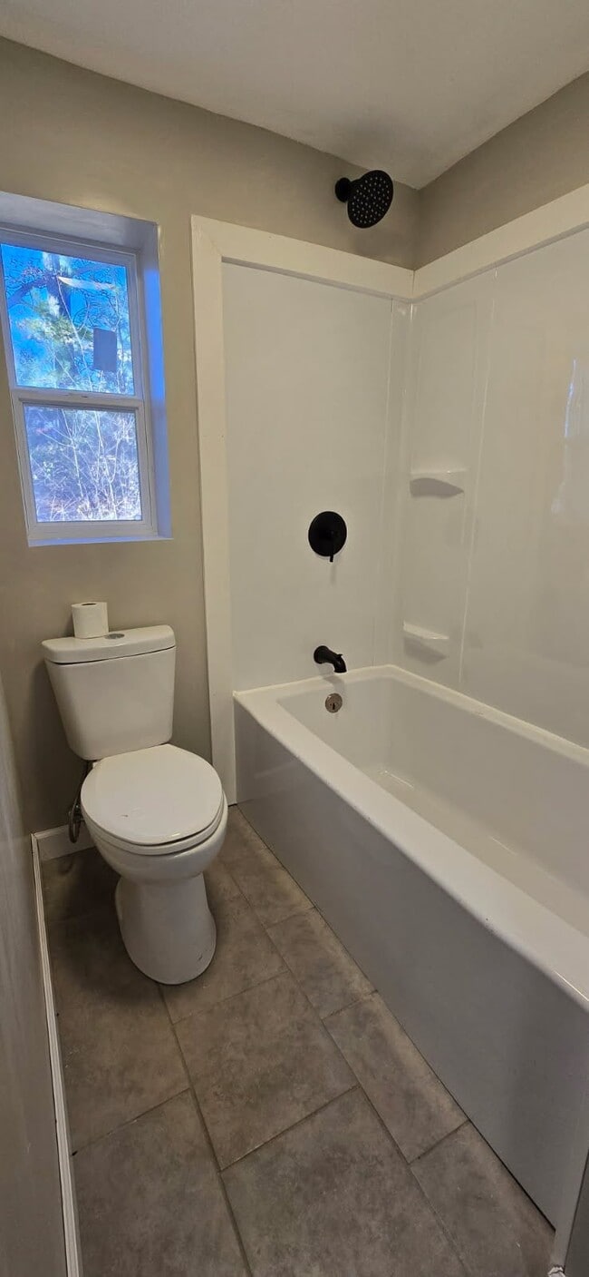 Building Photo - 20661 Monrovia Rd