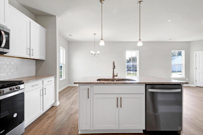 Building Photo - 580 Glen Clova Dr