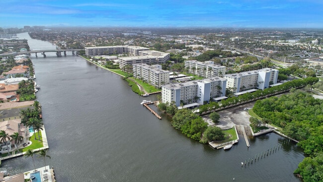 Building Photo - 1 Harbourside Dr