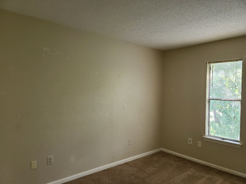 Building Photo - 441 Hickory Hill Dr