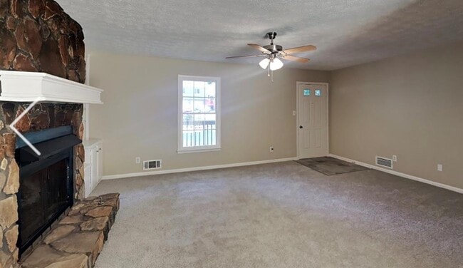 Building Photo - 6250 Silver Spur Dr
