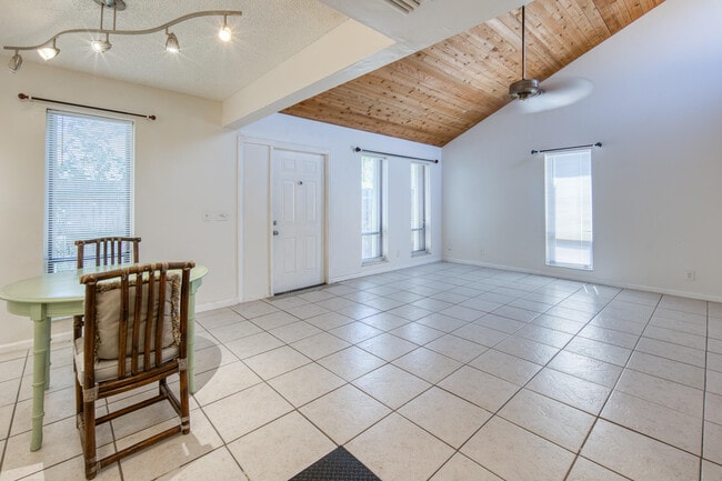 Building Photo - 809 N Federal Hwy