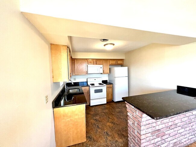 Building Photo - 41 Wyoming St