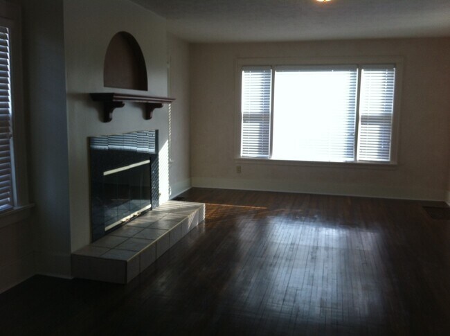 Building Photo - 217 S W Blvd