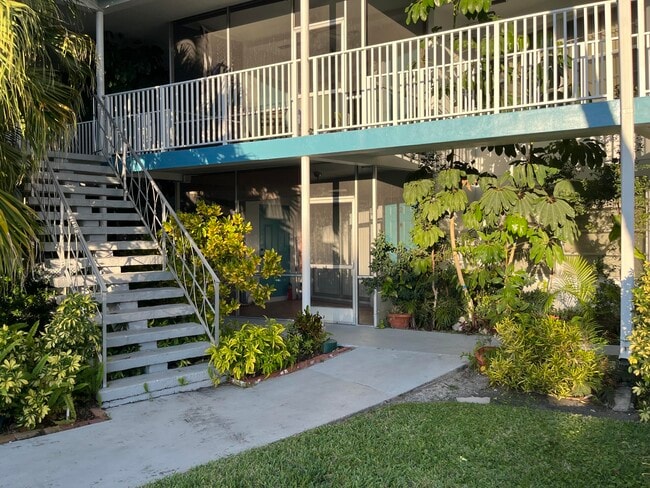 Building Photo - 2748 NE 28th Ave