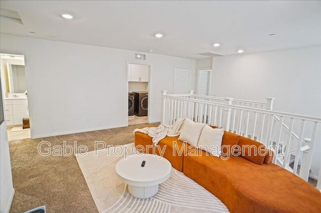 Building Photo - 27605 Sawtooth Ln