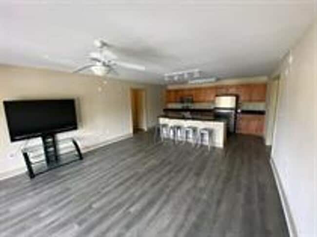 Building Photo - 1621 Muscovy Wy