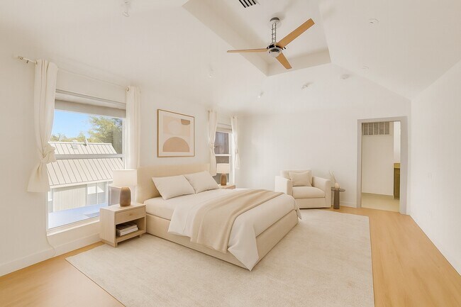 Building Photo - 320 Detering St