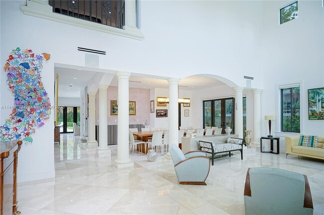 Building Photo - 3747 Prairie Ave