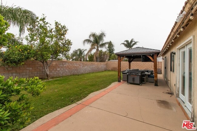 Building Photo - 2619 W Windhaven Dr